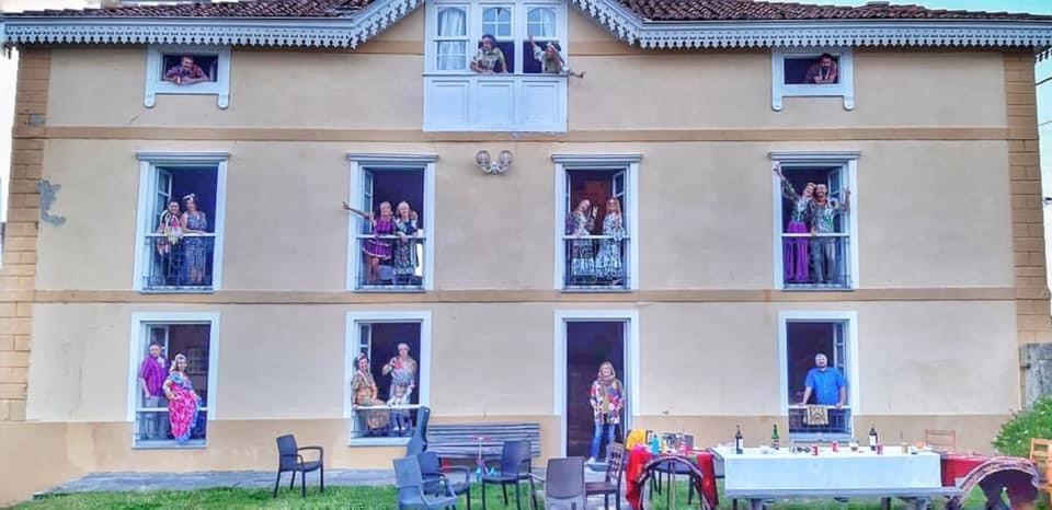 La Cochera De Somao, Casona De Tipologia Indiana Somado Eksteriør billede